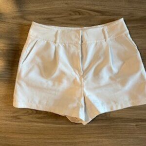 Women's Express White Golf Shorts Size 10